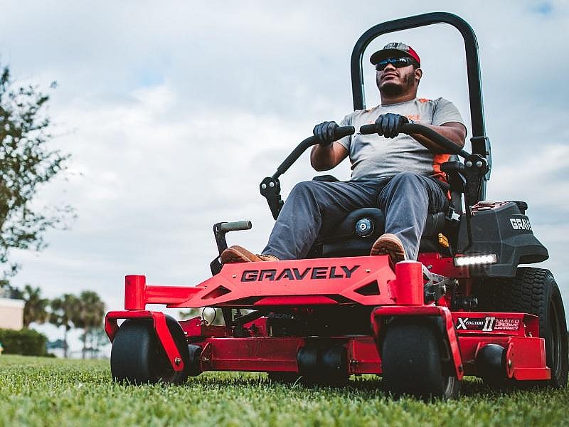 Gravely Pro-Turn® 160 Kawasaki® Zero-Turn Mower 991130 - Image 15