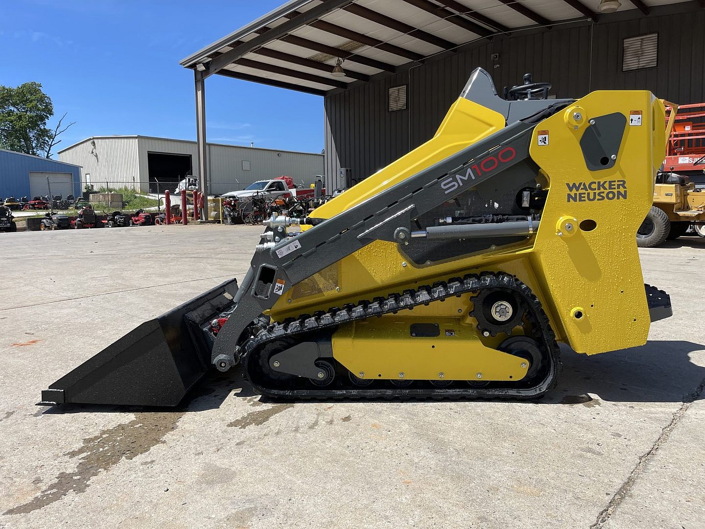 Wacker Neuson SM100 Mini Skid Steer - Image 5